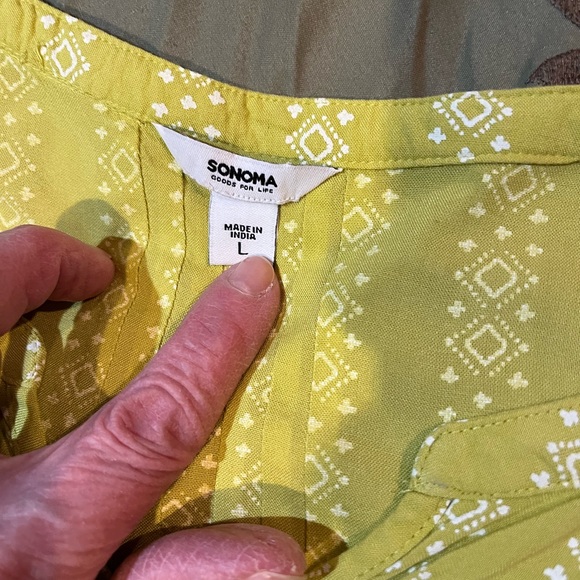 Sonoma  ladies top. - Picture 3 of 4